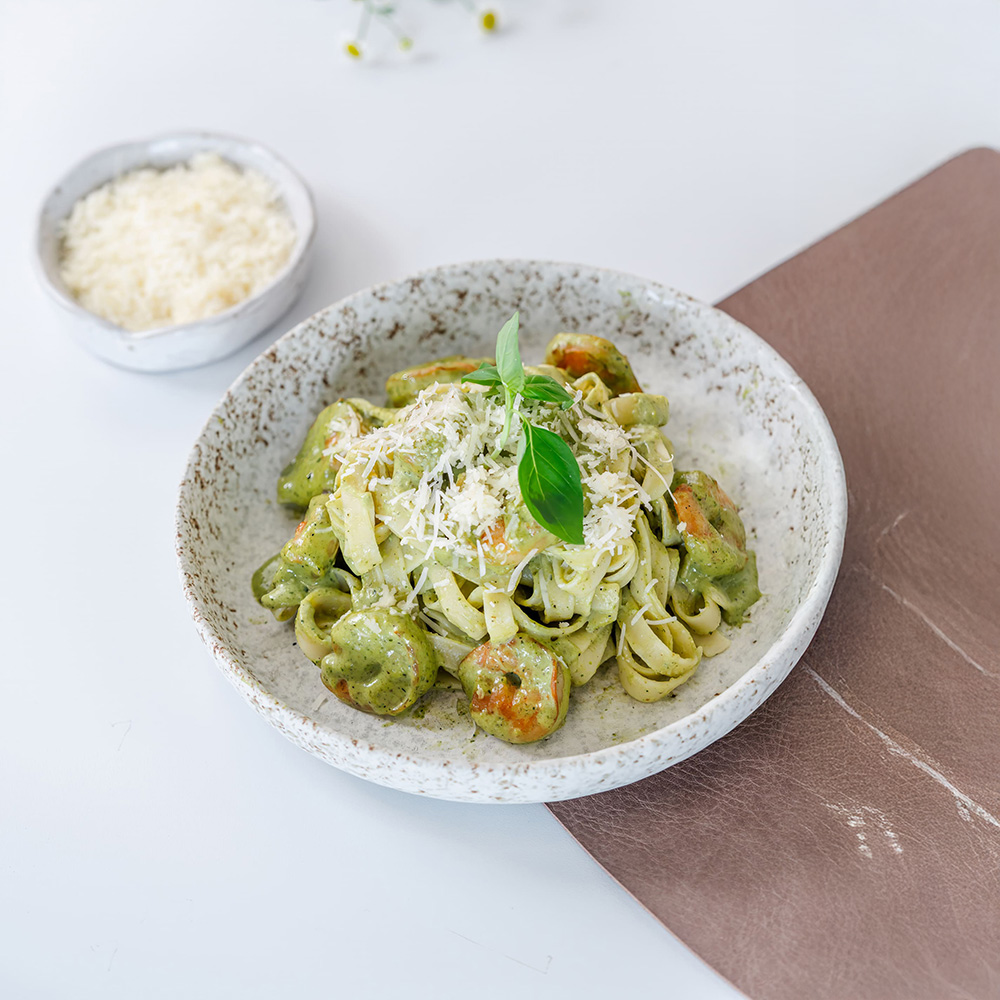 TAGLIATELLE SHRIMP PESTO